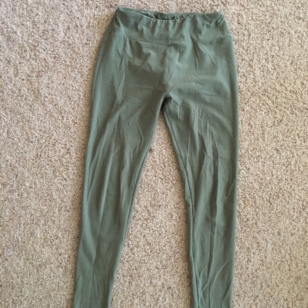 LulaRoe olive green leggings